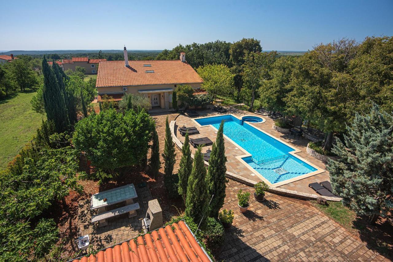 Apartments Universe Πούλα Εξωτερικό φωτογραφία