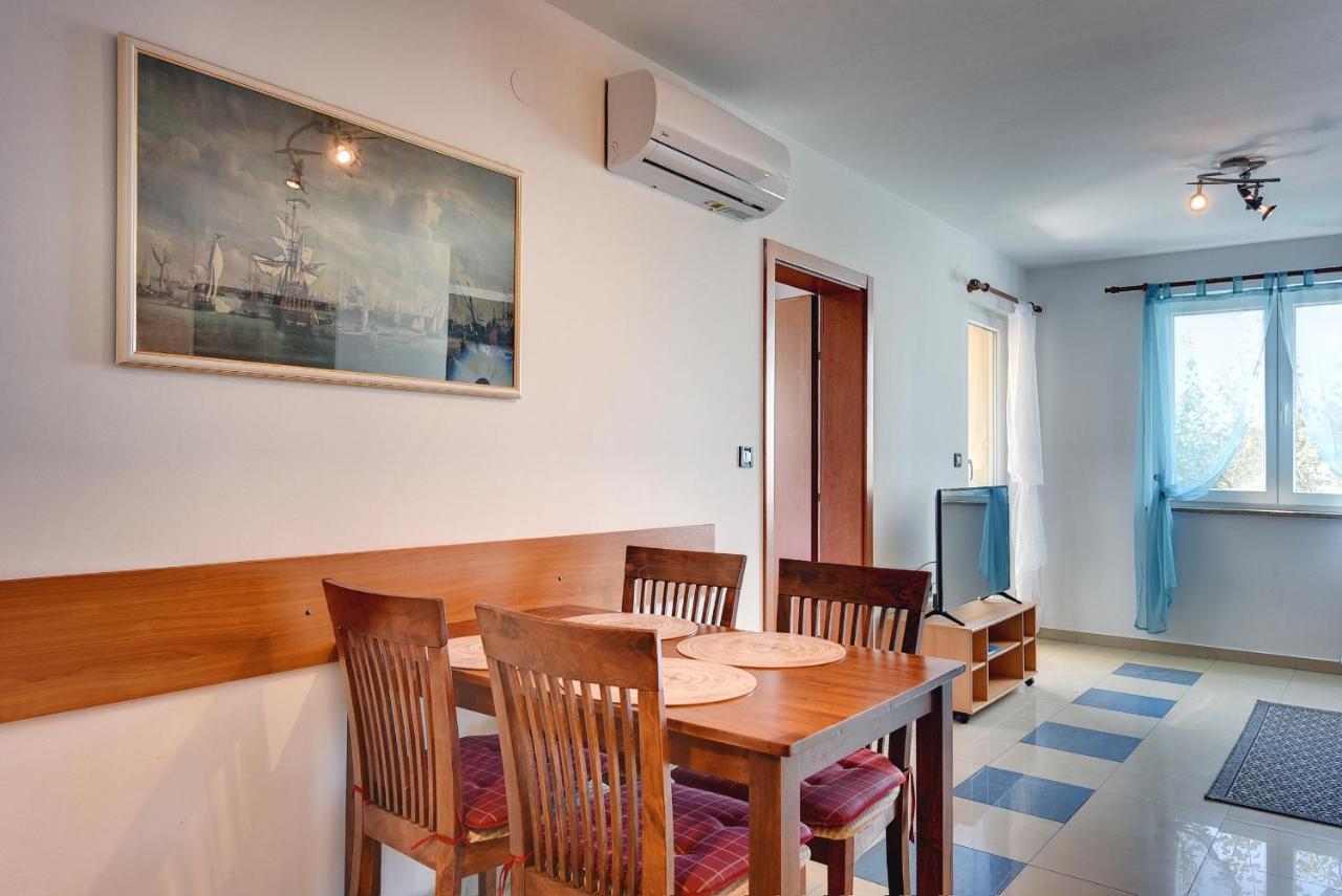 Apartments Universe Πούλα Εξωτερικό φωτογραφία