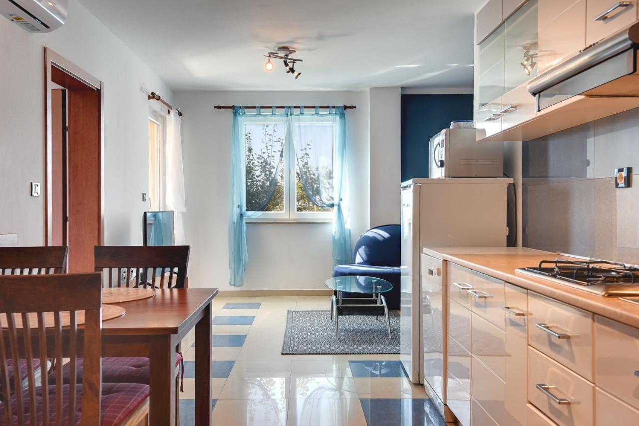 Apartments Universe Πούλα Εξωτερικό φωτογραφία