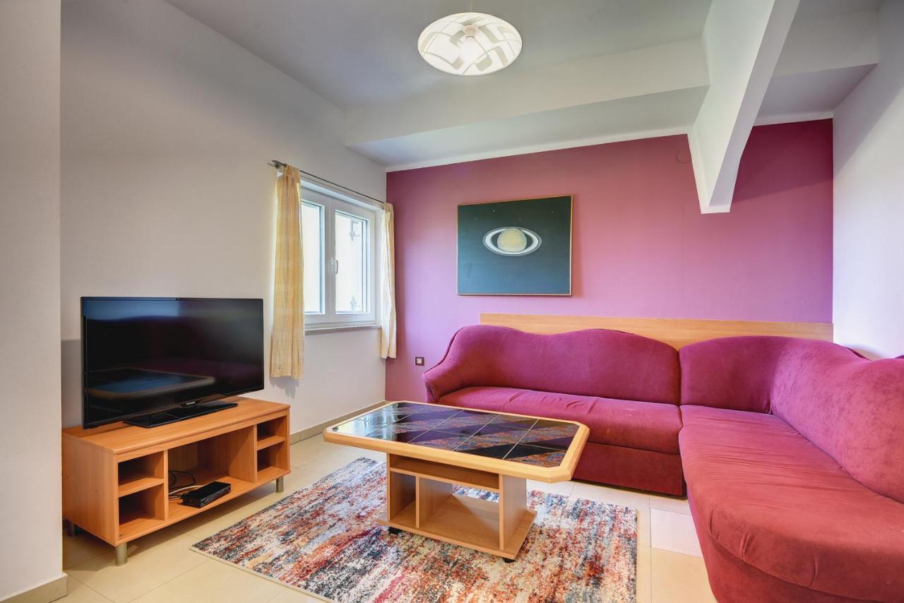 Apartments Universe Πούλα Εξωτερικό φωτογραφία