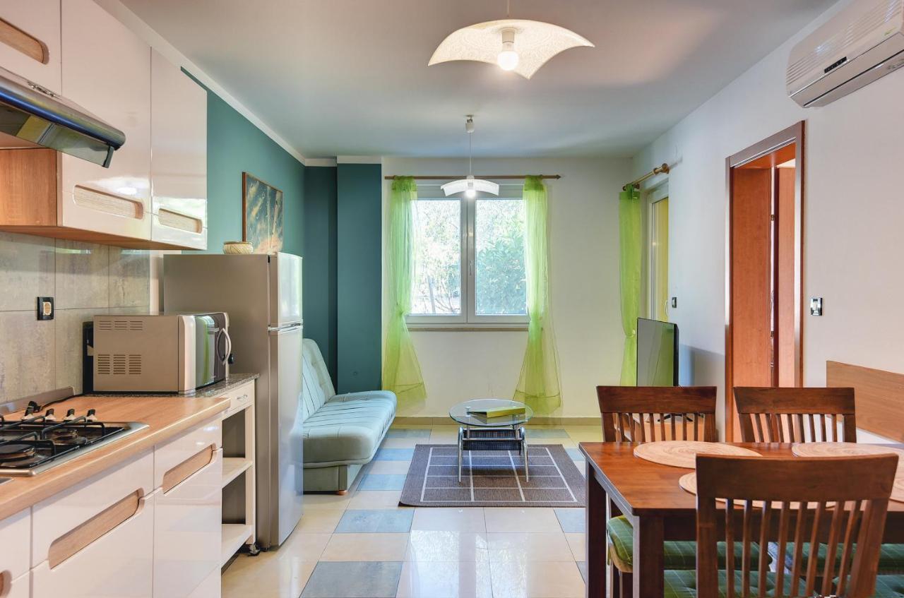 Apartments Universe Πούλα Εξωτερικό φωτογραφία