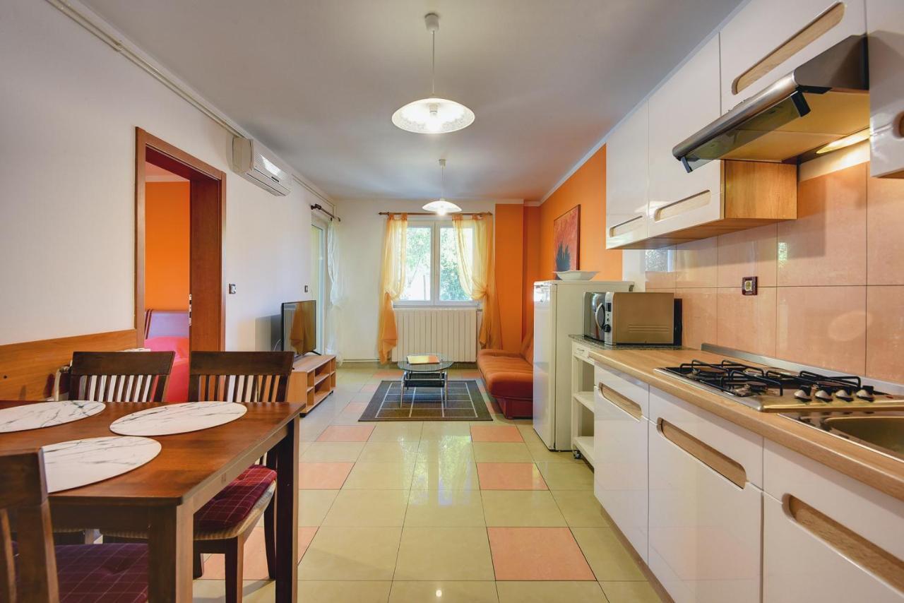 Apartments Universe Πούλα Εξωτερικό φωτογραφία