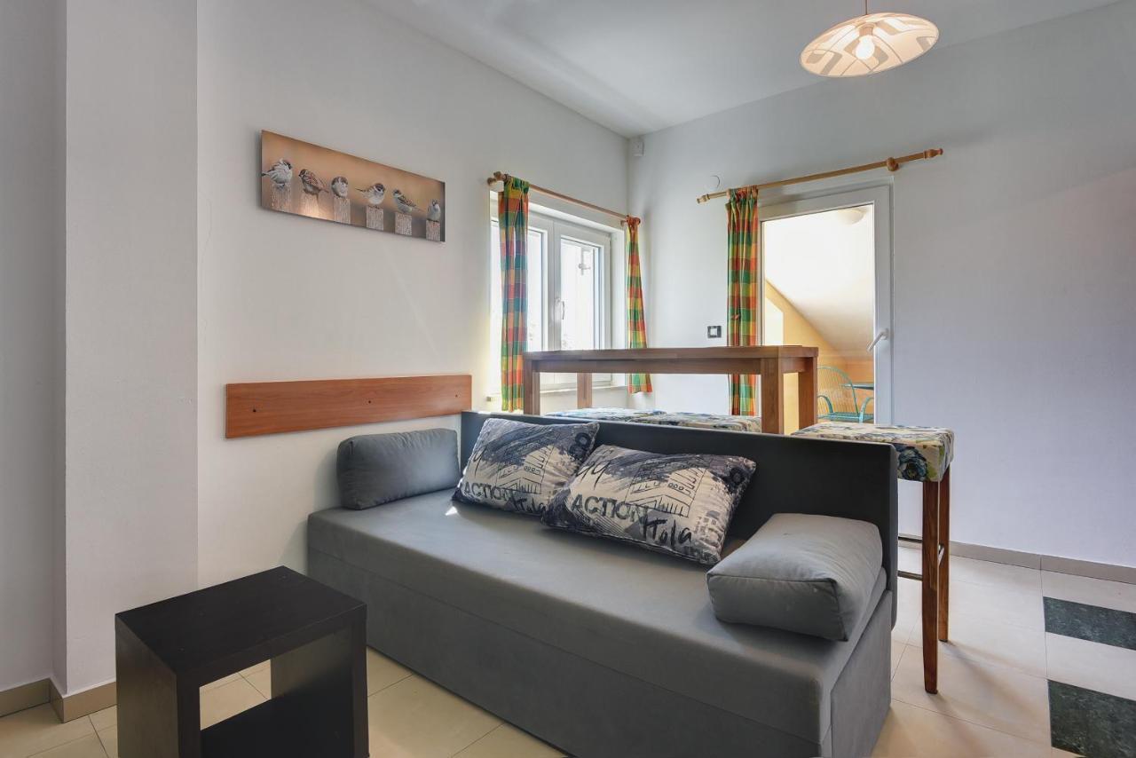 Apartments Universe Πούλα Εξωτερικό φωτογραφία