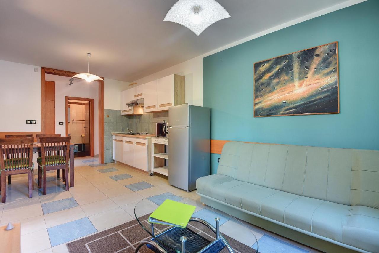 Apartments Universe Πούλα Εξωτερικό φωτογραφία