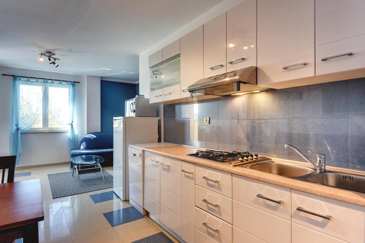 Apartments Universe Πούλα Εξωτερικό φωτογραφία