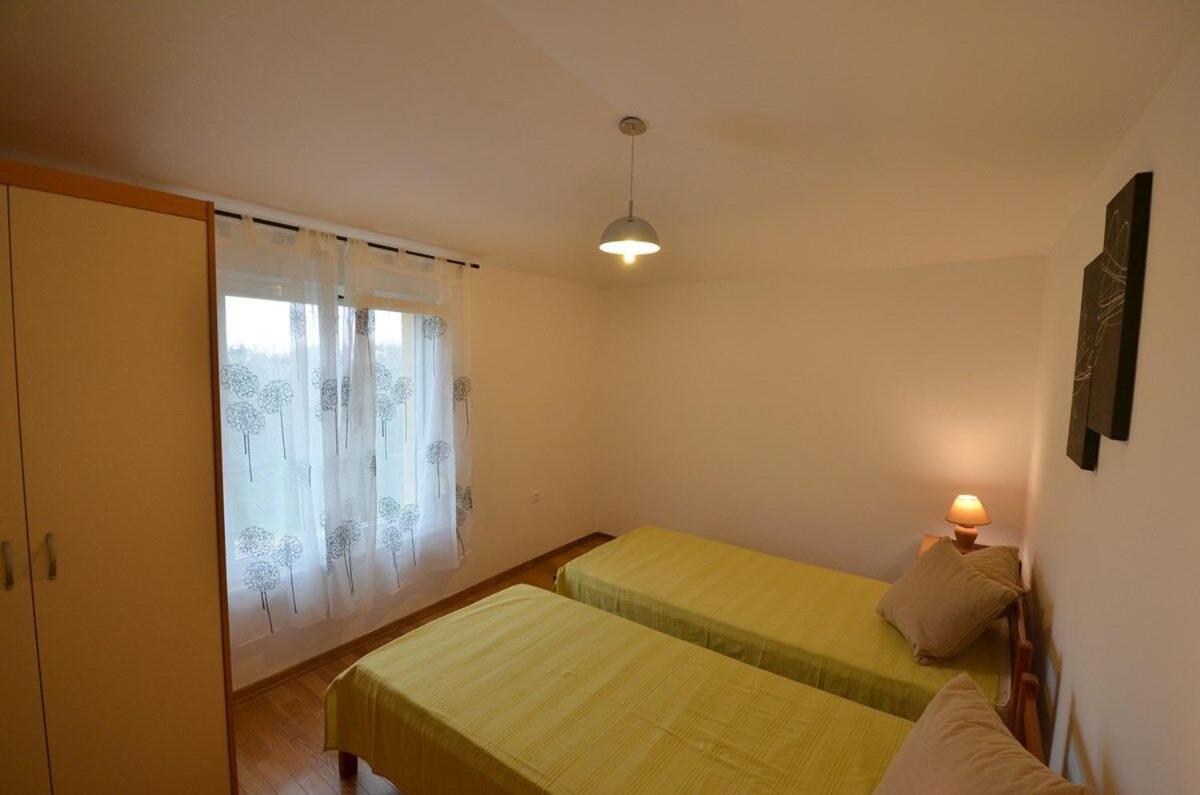 Apartments Universe Πούλα Εξωτερικό φωτογραφία